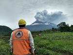 Toda Guatemala fue declarada en alerta naranja o de prevención, mientras que los departamentos de Escuintla, Chimaltenango y Sacatepéquez, donde su ubica el volcán de Fuego, están en alerta roja.