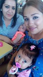 07062018 Alejandra y Mayra con sus hijas.