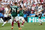 El momento en que Lozano marcó el histórico gol.