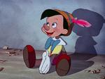 Pinocho por su parte es un año más vieja, tiene 78 años de haberse estrenado.