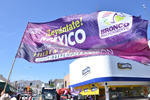 Simpatizantes del candidato independiente alzaron las banderas en el centro de Torreón.