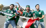 Aficionados de la Jaiba Brava de Tampico asisten hoy los octavos de final de México contra Brasil.