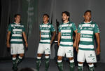 Santos Laguna presentó sus nuevos uniformes para la temporada 2018-2019.