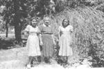 08072018 Sra. Rosita Molina de Balderas con sus hijas, Esperanza y Raquel, en 1994.