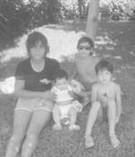 15072018 Sra. Anita Alemán (f) con sus hijos: Eladio, Carlos y Cuca Pacheco, en 1950.