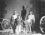 15072018 Sr. Dámaso Pacheco (f) y su hijo Epifanio Pacheco (f) con sus nietos y sobrinos, Raúl, Eladio y Carlos Pacheco
en la Cd. de México visitando el Castillo de Chapultepec en agosto de 1954..