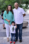 25072018 Carlos Trujillo y Julieta Sotomayor con su hija, Julie Trujillo Sotomayor.