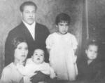 29072018 Familia Sánchez Herrera, don Paulino Sánchez, doña Carlota Herrera y sus hijos: Socorro, Dionisio y Roberto, hace más de ocho décadas.
