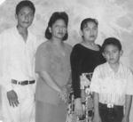 05082018 Sra. Beatriz Trujillo con sus hijos: Manuel de Jesús, Beatriz Adriana y Fernando, hace varias décadas.