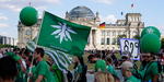 La marcha a favor de la legalización de la marihuana se celebra desde hace más de diez años en Berlín.