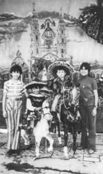 12082018 Jesús Reyes acompañado de Miss México, Felicia Mercado, en la Feria de Guadalupe, Nuevo León, en 1981..