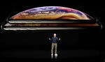 El iPhone XS Max tiene una pantalla de 6.5 pulgadas (16.5 centímetros), la más grande de la compañía hasta la fecha.