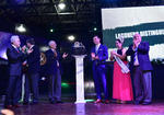 Durante la ceremonia estuvieron presentes el doctor Guillermo Milán, Margarito Nava y Donato Gutiérrez del Club Rotario, y Su Graciosa Majestad Ana Karen Ruiz, reina de la Feria Torreón.