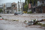La depresión tropical 19-E ha causado las lluvias más intensas de los últimos 10 años, dejando afectaciones, inundaciones y una persona muerta por electrocución en Sinaloa.