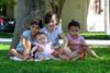 01102018 LAS PRIMAS LEAL.  Aitana Leal, Ainhoa e Isabel Kamp con la bebé, Maite Leal.