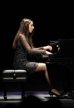 Ha ganado los concursos 'La Noche en Madrid' (España, 2011), 'Lang Lang Telefónica' (Berlín, 2011), 'Russian International Music Piano Competition' (EU, 2012),, Lang Lang Junio Music Camp Competition (Múnich, 2013).