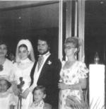 14102018 Boda de Patricia Acosta y Alejandro Leal, acompañados por Olga Robles, Dolores Mathias, Manuel y Elsie Robles, en 1975.