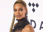 Beyoncé



Esta diva de la música con una increíble voz y talento alguna vez participó en un concurso de talentos, y no ganó. En 1993 la cantante apareció en el programa Star Search, junto con otras chicas. Su grupo, Girl’s Tyme, que eventualmente se convertiría en Destiny’s Child, perdió la competencia ante la agrupación Skeleton Crew.