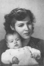 21102018 Sra. doña Maruca Gurrola Aldama de Gómez Palacio (f)
y Dr. Francisco Gurrola Gómez Palacio, en 1951