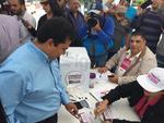 En un ejercicio realizado por El Siglo de Torreón durante esta Consulta Ciudadana, se comprobó que no es posible que una persona pueda participar en dos ocasiones, ya que la clave de elector se arroja por el sistema.