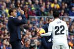 El técnico del Real Madrid, Julen Lopetegui, dando indicaciones a sus dirigidos.