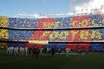 Un gran mosaico de los aficionados catalanes inundó la grada del Camp Nou.