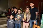 La familia completa de Jonathan Orozco estuvo presente en el evento.