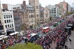 Los seguidores de los Medias Rojas abarrotaron las calles de Boston.