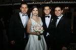 Fernanda Flores y Antonio Mier lucieron espectaculares en el día de su boda.