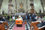 El ataúd con el cuerpo de Monseñor José Fortunato Álvarez, fue colocado a metros del altar mayor donde sería velado durante la noche del viernes y madrugada del sábado.