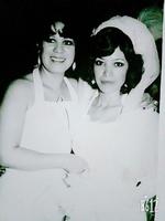 09122018 Cuquis Muñoz Ortiz en su boda el 13 de julio de 1978. La acompaña su prima, Georgina Rodríguez Ortiz.