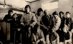 16122018 Juan, "El Bigotes" (f), Ãngel, Santos, Chuy, Nino (f), Agapito (f), Poncho (f), "El Muerto" (f), "El Tili" (f) y Pancho, en el Bar Sazuve en 1973.