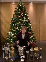 El croata Luka Modric presumió sus trofeos.