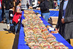 El alimento en el que se emplearon más de 700 kilos de masa fue degustado por unas 4 mil personas en la Plaza Mayor de Torreón.
