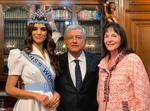 El presidente de México, Andrés Manuel López Obrador, se reunió hoy con la mexicana que ganó el certamen Miss Mundo 2018, Vanessa Ponce de León, quien regresó a su país para avanzar en su proyecto a favor de los niños indígenas.
