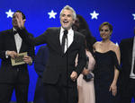 Luego de alzarse con el galardón en los Golden Globes como Mejor director, el cineasta mexicano Alfonso Cuarón repitió dicha victoria al coronarse en la misma categoría de los Critics Choice Awards este domingo.