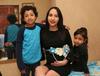 12012019 SERá MAMá EN MARZO.  Perla Hurtado con sus sobrinos, Matías y Gina, en su baby.
