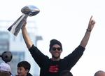 Patriotas desfila como campeón del Super Bowl en Boston