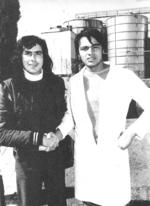 Juan Manuel Serrat, “Caminante no hay camino”, con Salvador
Castillo Hernández, de Control de calidad de la Compañía Vinícola “Del Vergel” en 1972, hace 47 años.