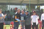 Salvador Contreras fue el pitcher con más triunfos además de ser el lanzador campeón y recibió su respectivo trofeo del torneo de los Lozoya.