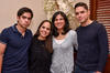 30032019 Maribel González con sus hijos Luis, Marcela y Javier Prado González.
