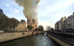 La catedral de Notre Dame de París, uno de los monumentos más emblemáticos de la capital francesa, está sufriendo un incendio.