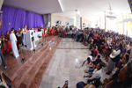 El obispo de Torreón, Luis Martín Barraza, emitió su mensaje de semana santa y al finalizar el mensaje ante unos mil 500 asistentes al templo del Santuario de las Noas, en Torreón.