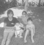 Ana, Jorge, Carlos y Edgar en Puerto Vallarta en 1980.