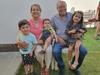 21042019 EN FESTEJO.  Manuel Torres González en su 77 aniversario junto a su novia, Romelia, y sus bisnietos, Luciana, Sebastián e Ian.