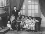 José Fernández Madrazo y su esposa, María Antonieta Torres Duarte, con sus hijos: Gregorio, Margarita, Lucía, Marucha, Ángel, Juan José y Javier, en 1940.