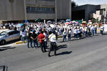En el marco del Día del Trabajo, miembros de la Sección 12 del Sindicato Nacional del Seguro Social realizaron una marcha en forma pacífica.