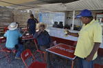“Las Meloneras”, ubicadas en la carretera libre Matamoros-Saltillo, tienen más de 40 años “atestiguando” la comercialización.