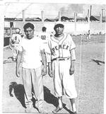 Los hermanos Miguel y Luis Martínez el 2 de noviembre de 1956.