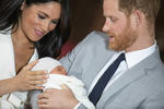 Los duques de Sussex, Meghan Markle y el príncipe Enrique, presentaron a su hijo recién nacido.